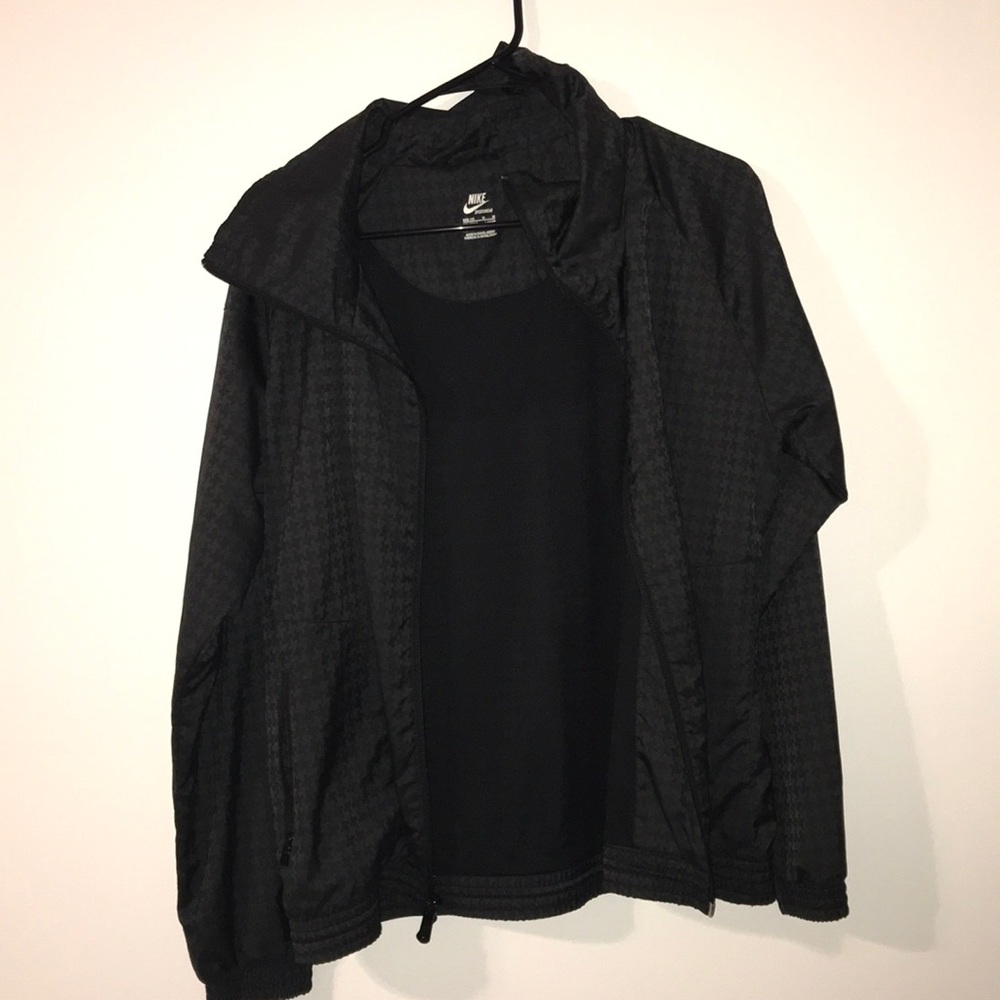 Black nike jacket